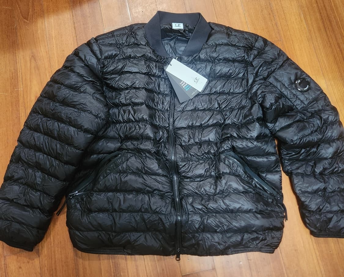 CP컴퍼니 DD쉘 다운 봄버 자켓 올리브 블랙 상품이미지1