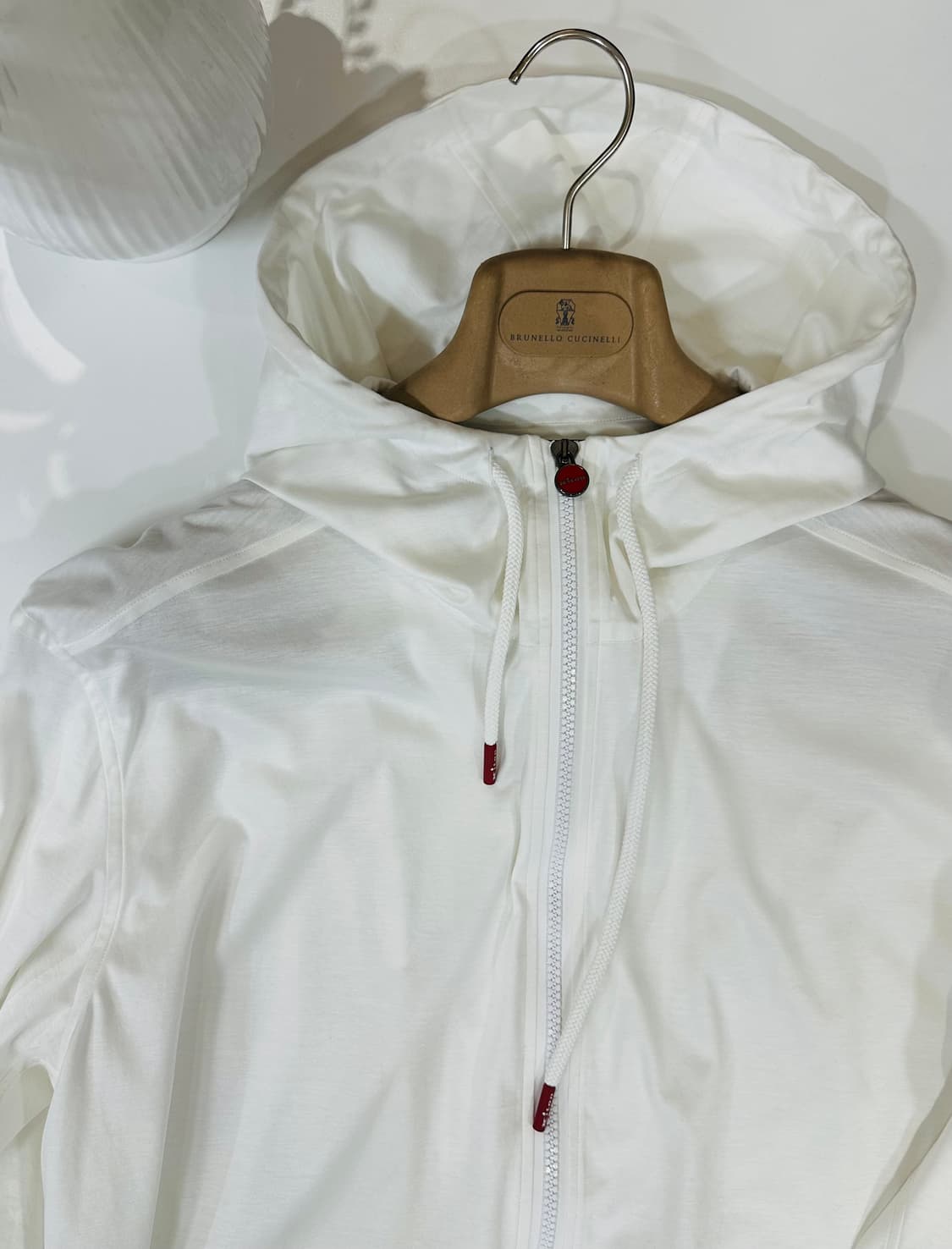 키톤 화이트 후드 집업 새상품 상품이미지1