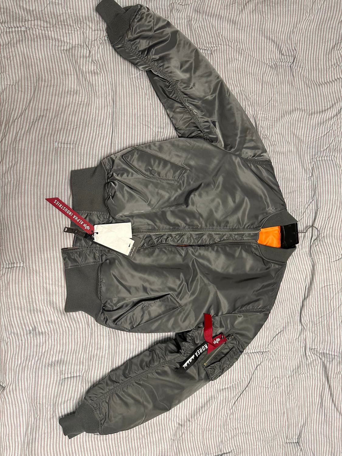 알파 인더스트리 MA-1 플라이트 재킷 건메탈 상품이미지2