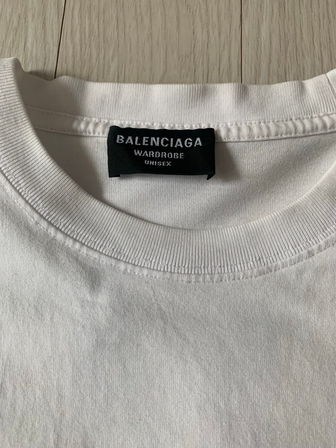 발렌시아가(Balenciaga)의 라지 핏 스마일리 티셔츠 상품이미지3