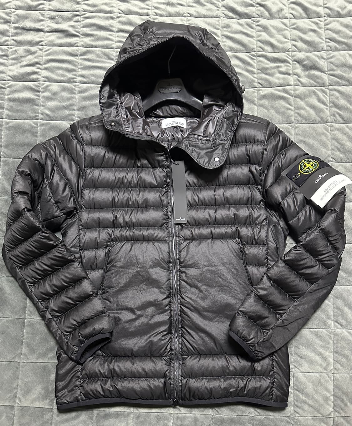 [L] 스톤 아일랜드 나일론 립스탑 후드 다운 경량패딩 자켓 블랙 상품이미지1