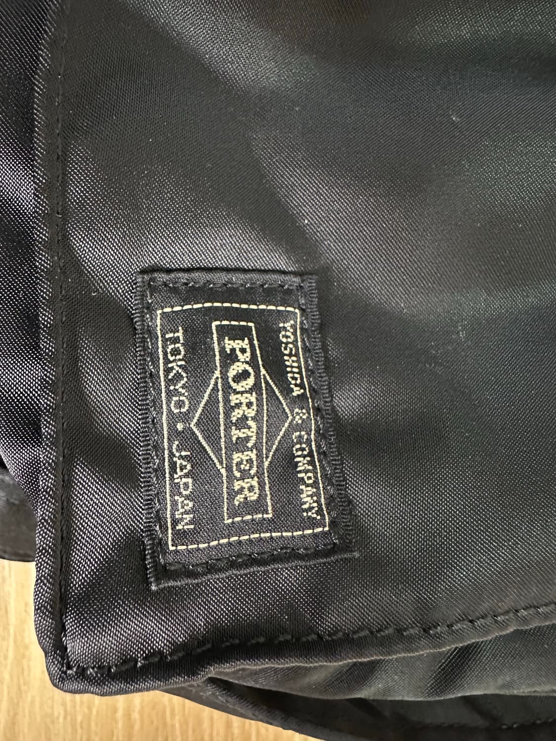 포터 탱커 숄더백 스몰 블랙 상품이미지2