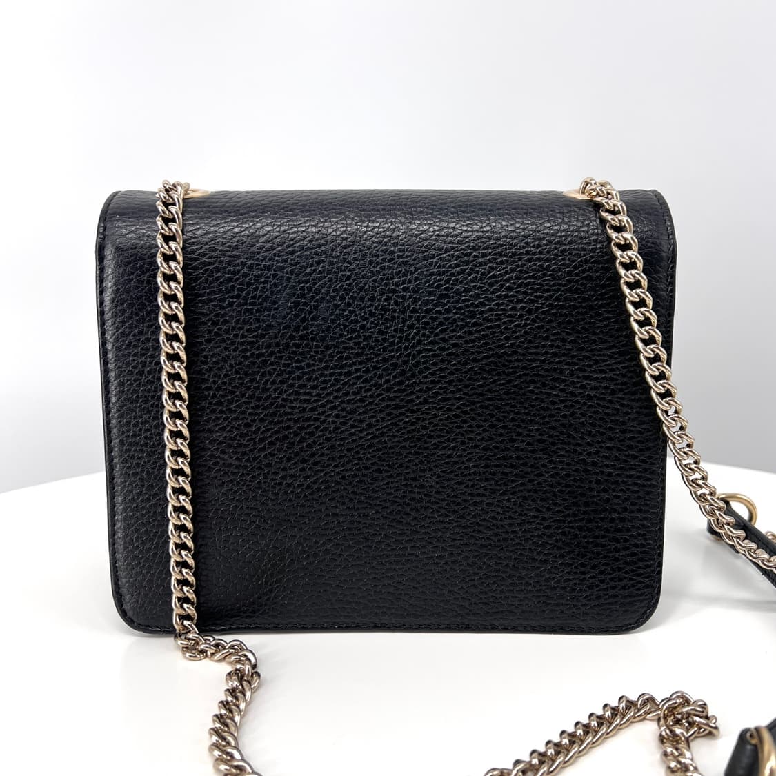 구찌 인터로킹 체인 크로스백 블랙 (510304) 상품이미지4