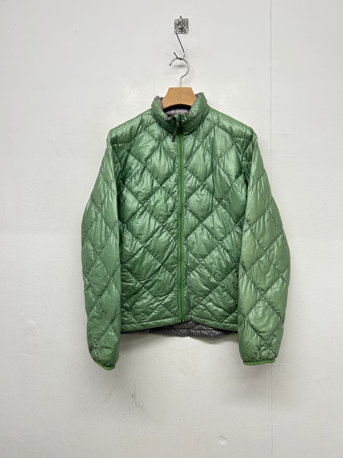 JPN 몽벨 경량 패딩 상품이미지1