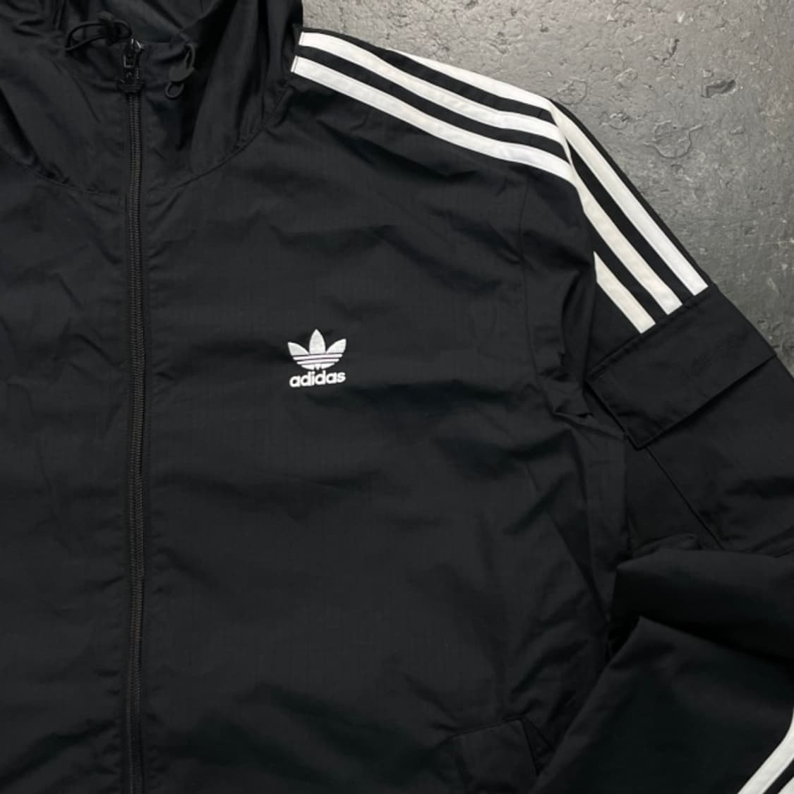 100 아디다스 바람막이  상품이미지2
