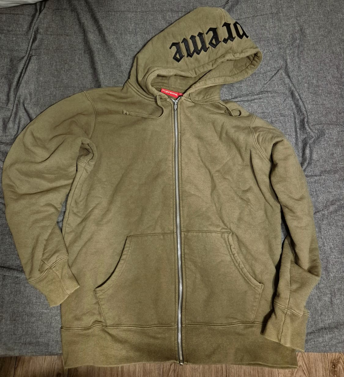 [L] 16FW 슈프림 올드 잉글리쉬 후드 로고 집업 (올리브) 상품이미지4