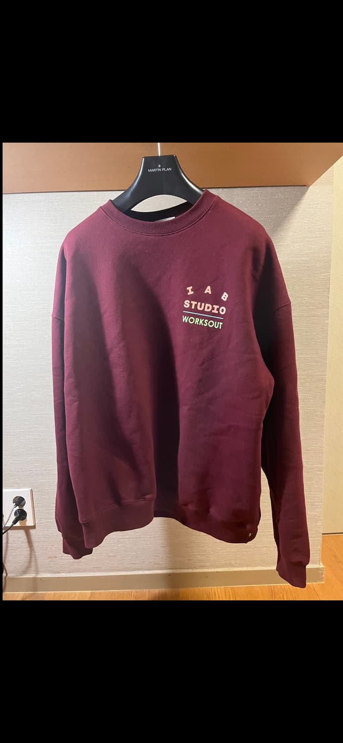 아이앱 웍스아웃 콜라보 버건디맨투맨 XL (희귀매물) 상품이미지1