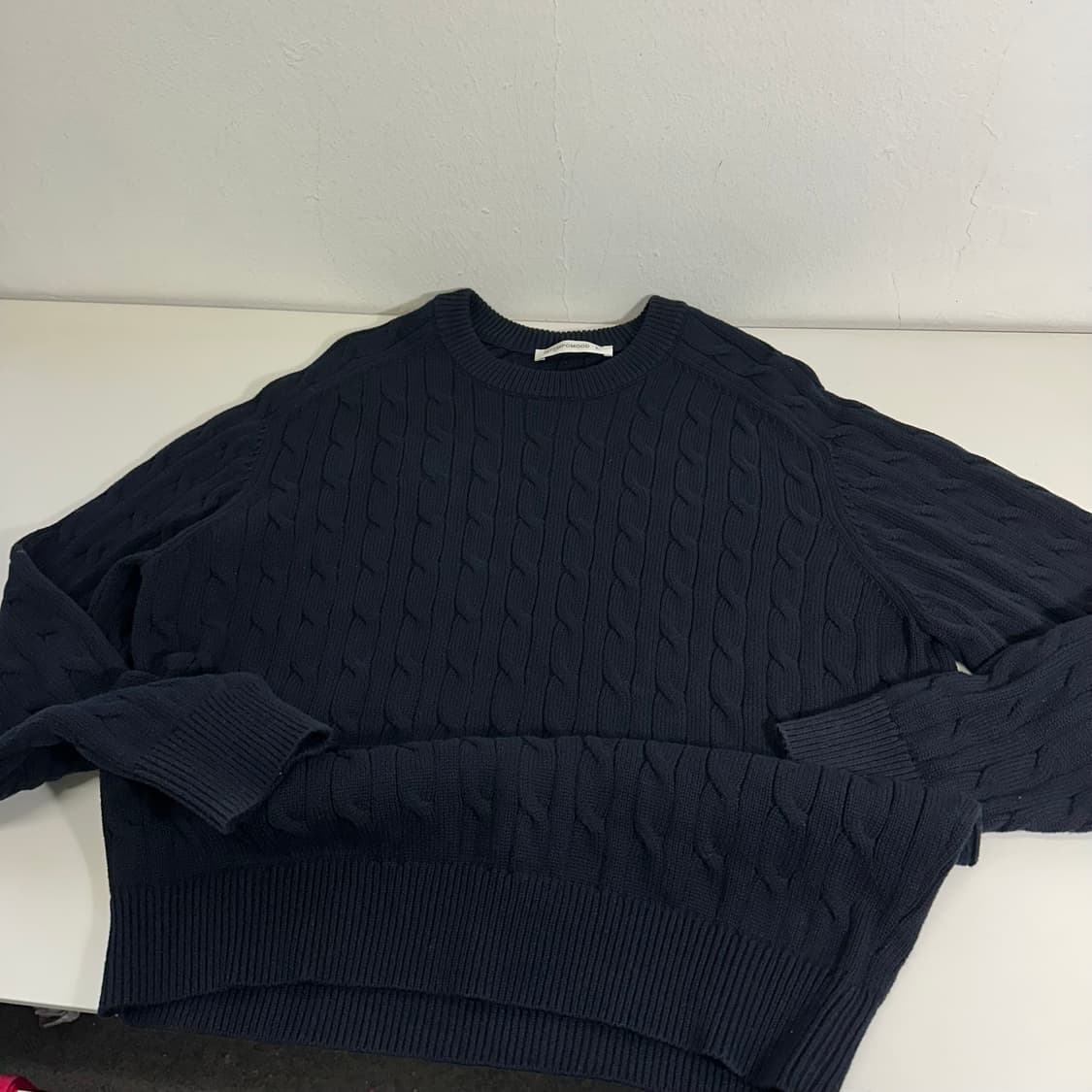 L 인템포무드 다크네이비 루즈핏 라운드 꽈배기니트 상품이미지3