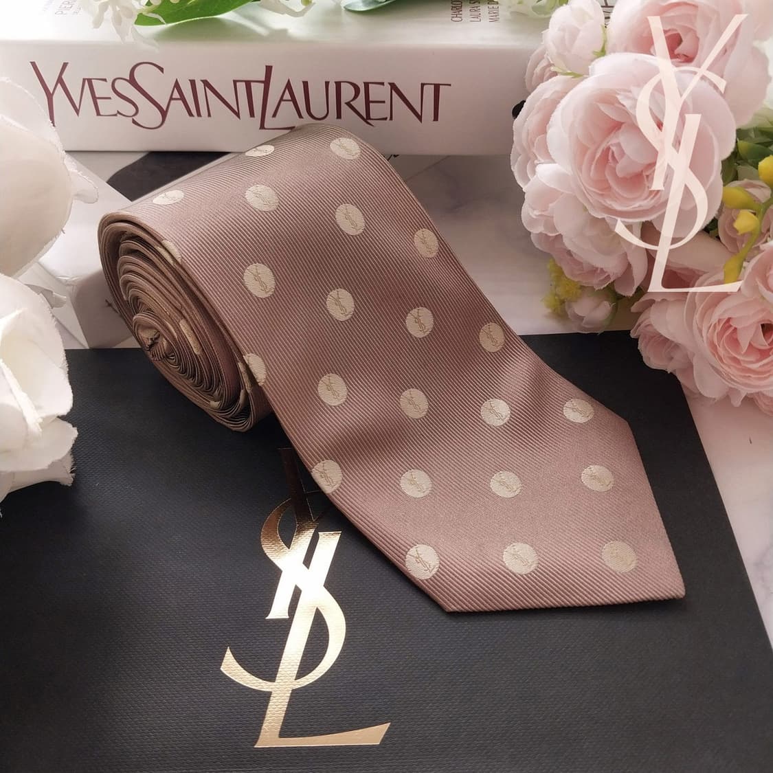 입생로랑 실크 베이지 로고 패턴 넥타이 8.5cm A+~A등급 K2012 상품이미지1