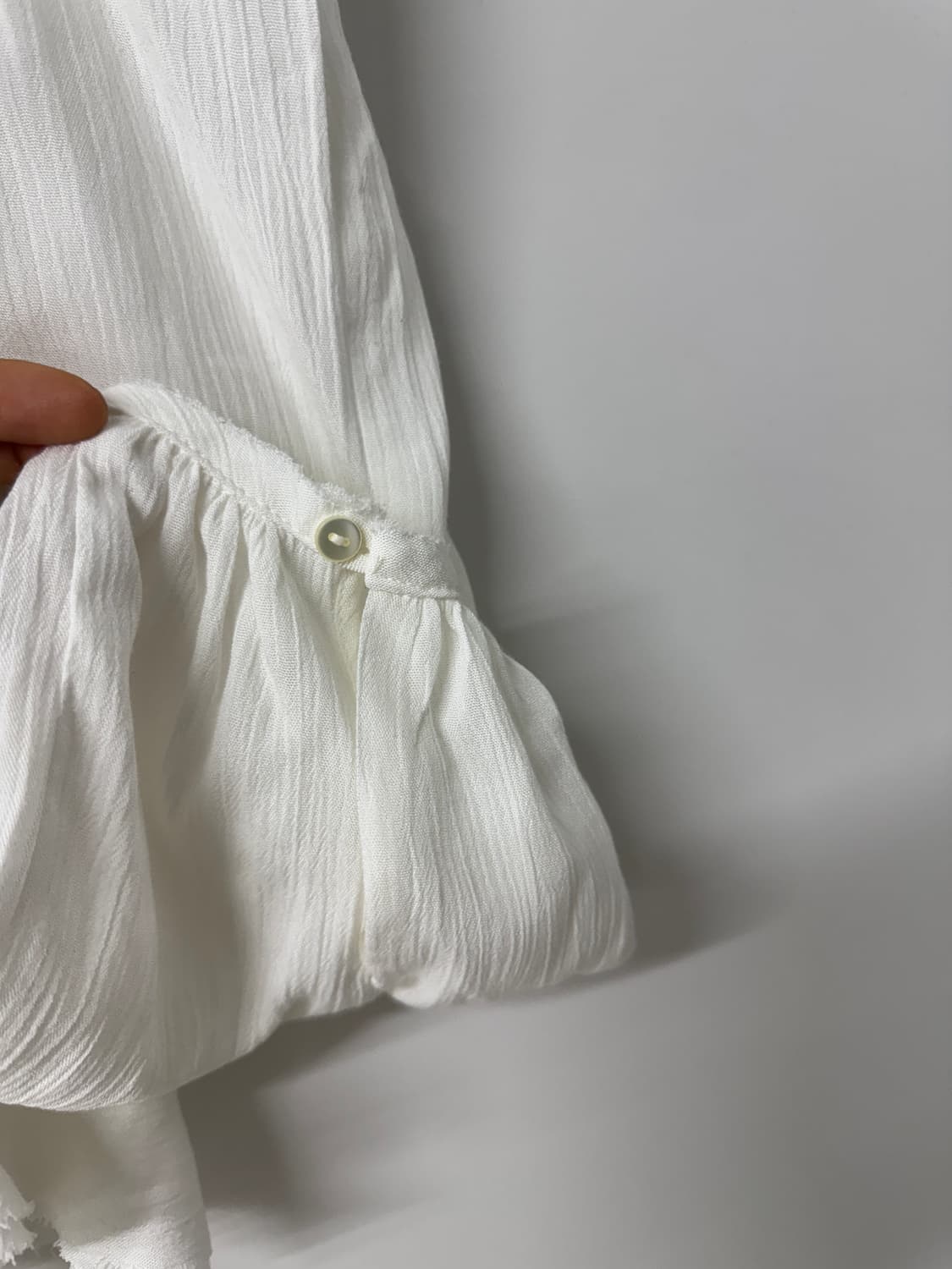 베르소 VERSO 프릴 블라우스 화이트 (새상품) 상품이미지3