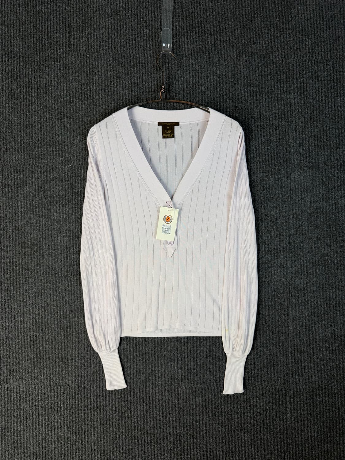 루이비통 3버튼 V넥 니트 상품이미지1