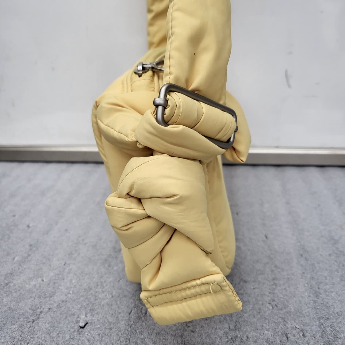 24년식 캉골 정품 푸퍼 크로스백 옐로우 상품이미지5