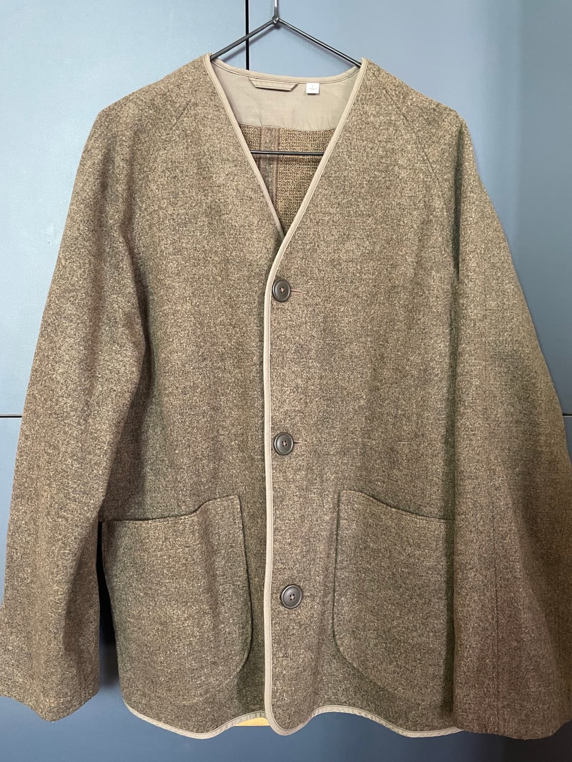 유니클로 뮤트 카키 자켓 상품이미지1