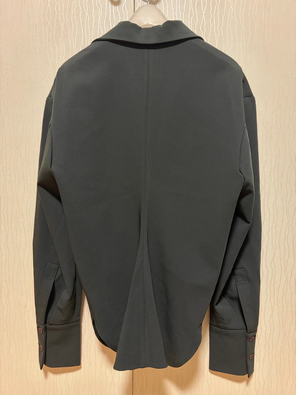 (옷걸이포함) 20FW 로우 클래식 셔링 셔츠 S 상품이미지3