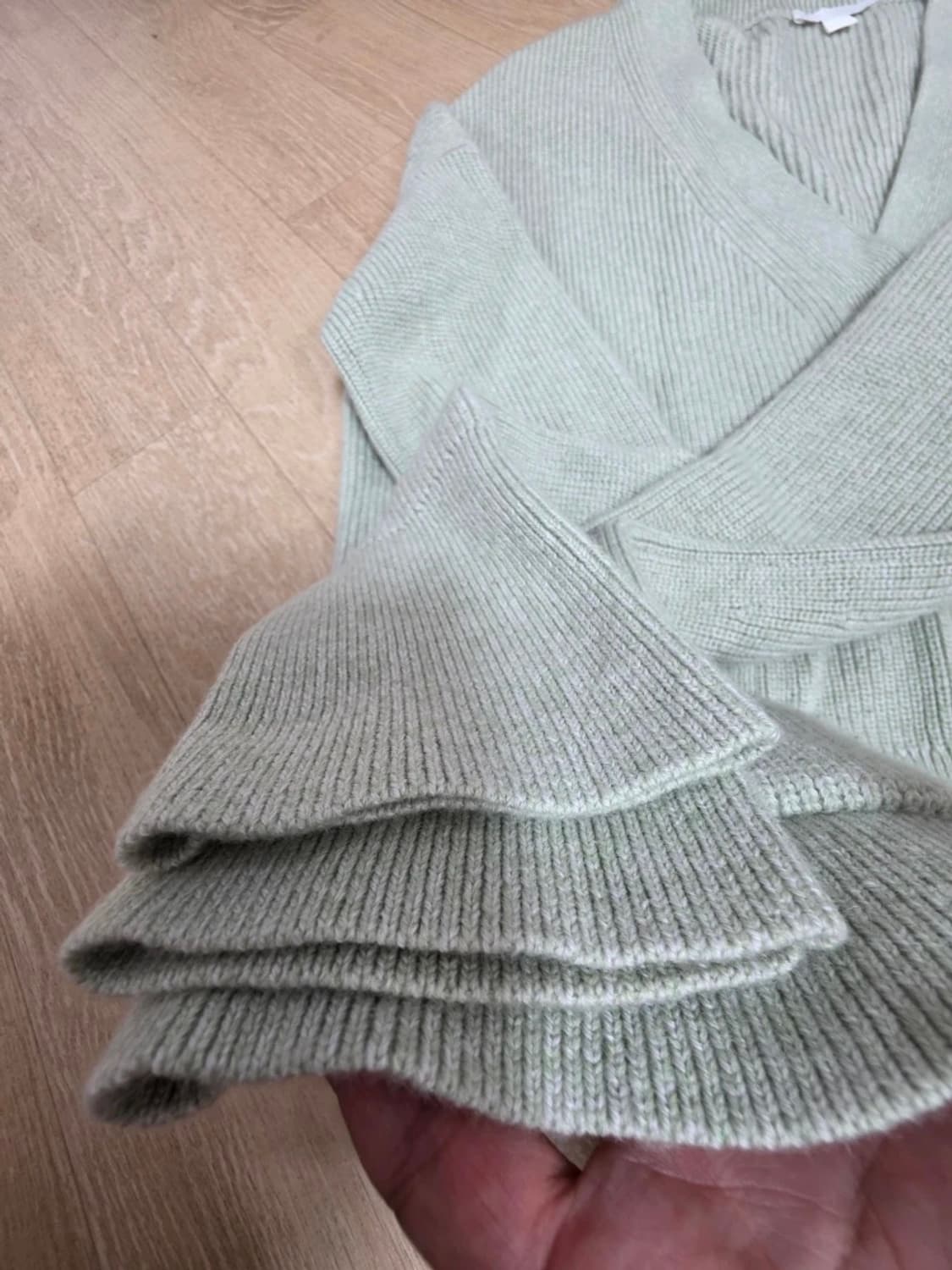 COS 코스 오버핏 브이넥 가디건 상품이미지6