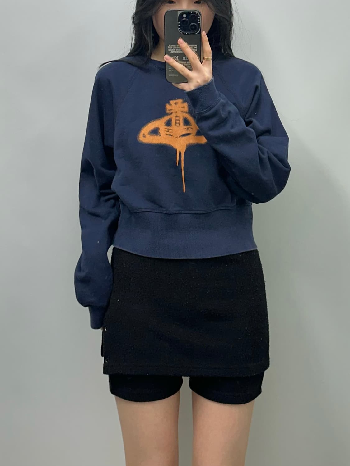 비비안웨스트우드 스프레이 네이비 크롭 맨투맨 상품이미지1