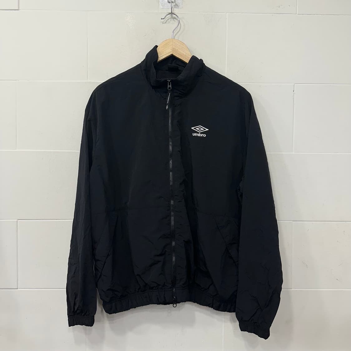 엄브로 바람막이 상품이미지1