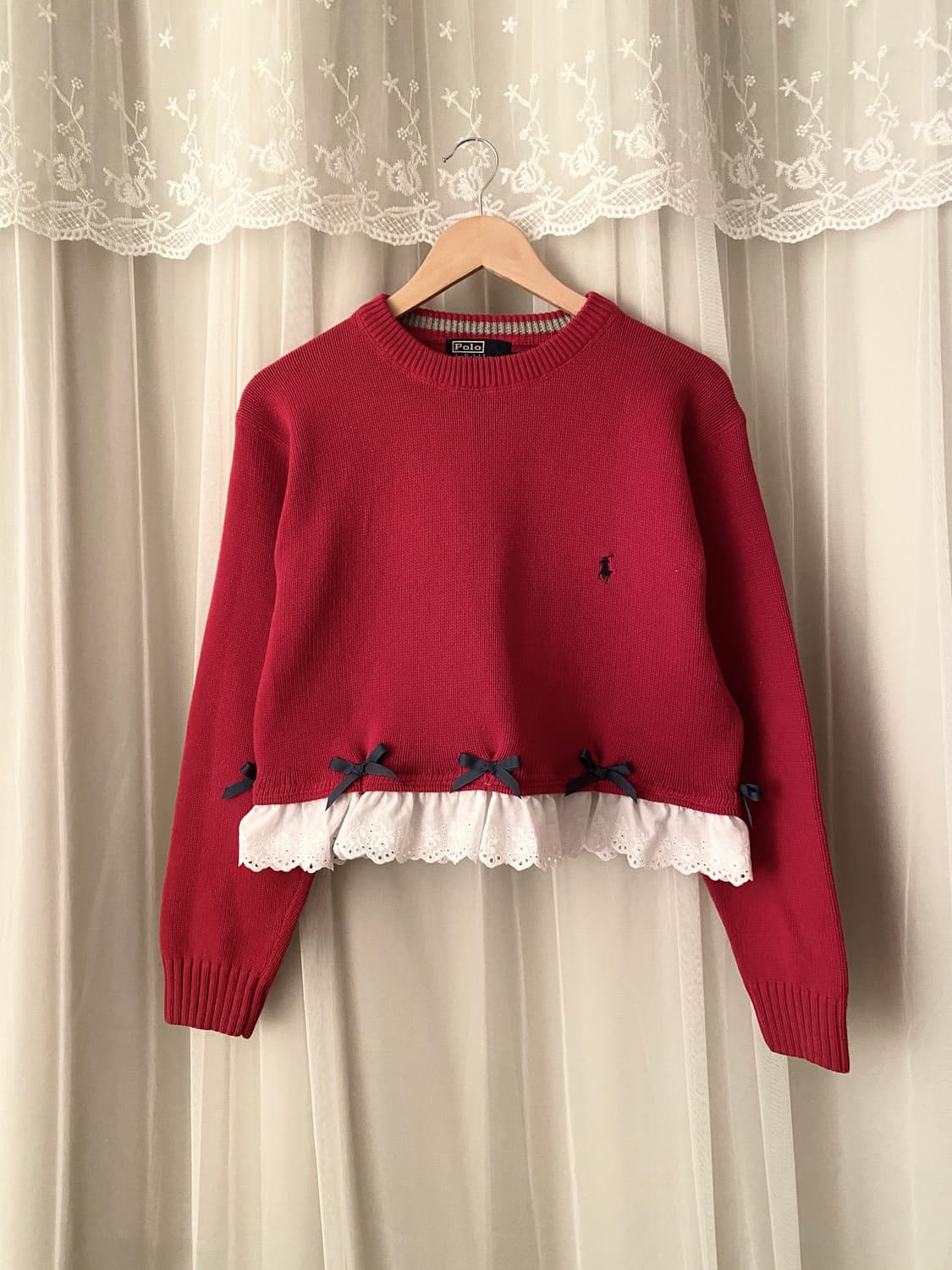 Red Lace Ribbon Detail Knit Top 상품이미지1