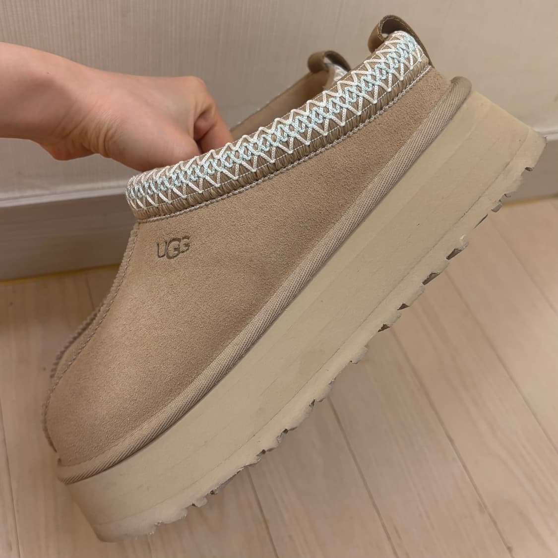 어그 타즈ll 플랫폼 슬리퍼 샌드 230 상품이미지5