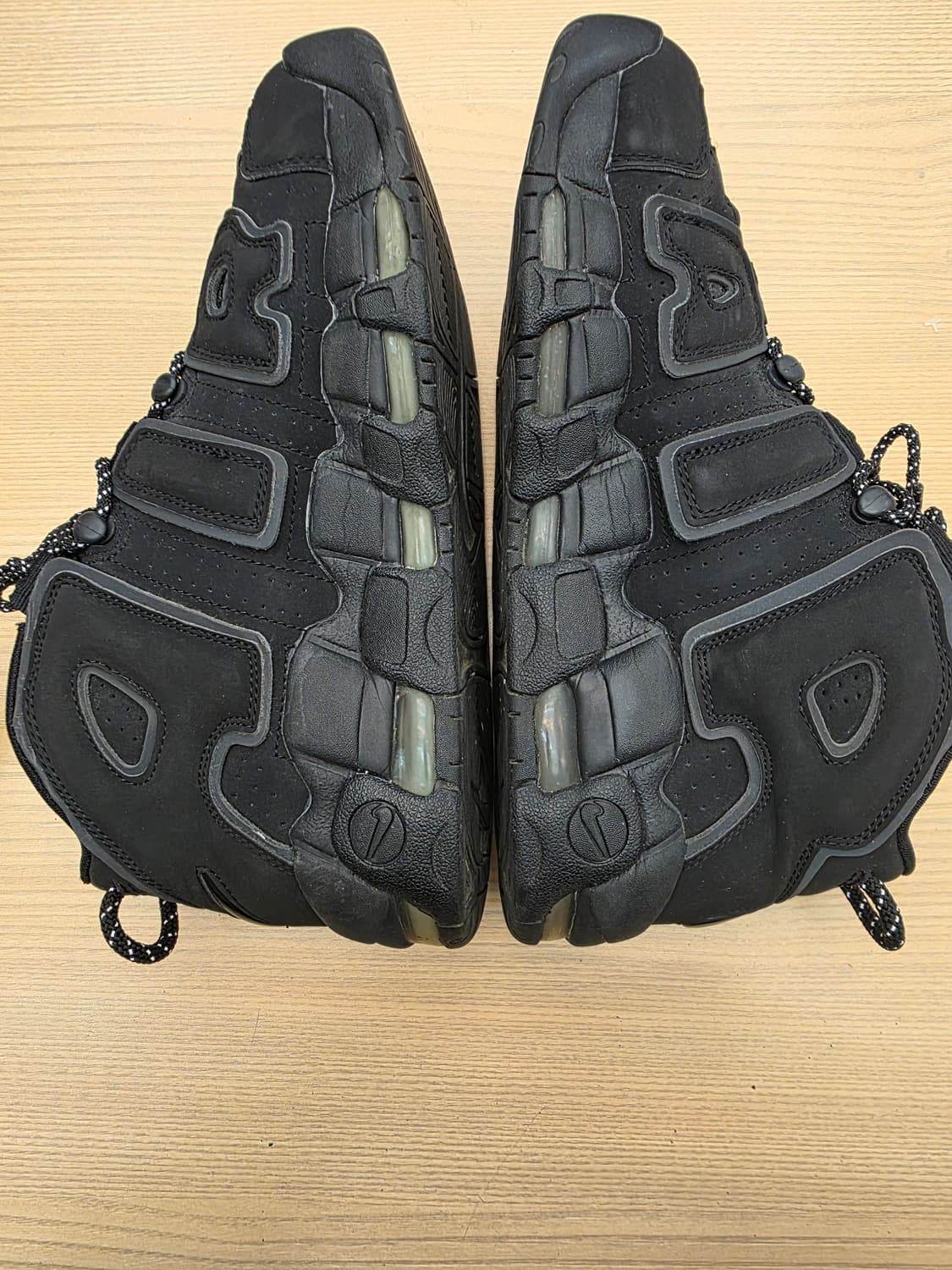 나이키 에어 업템포 트리플 블랙 275 상품이미지6