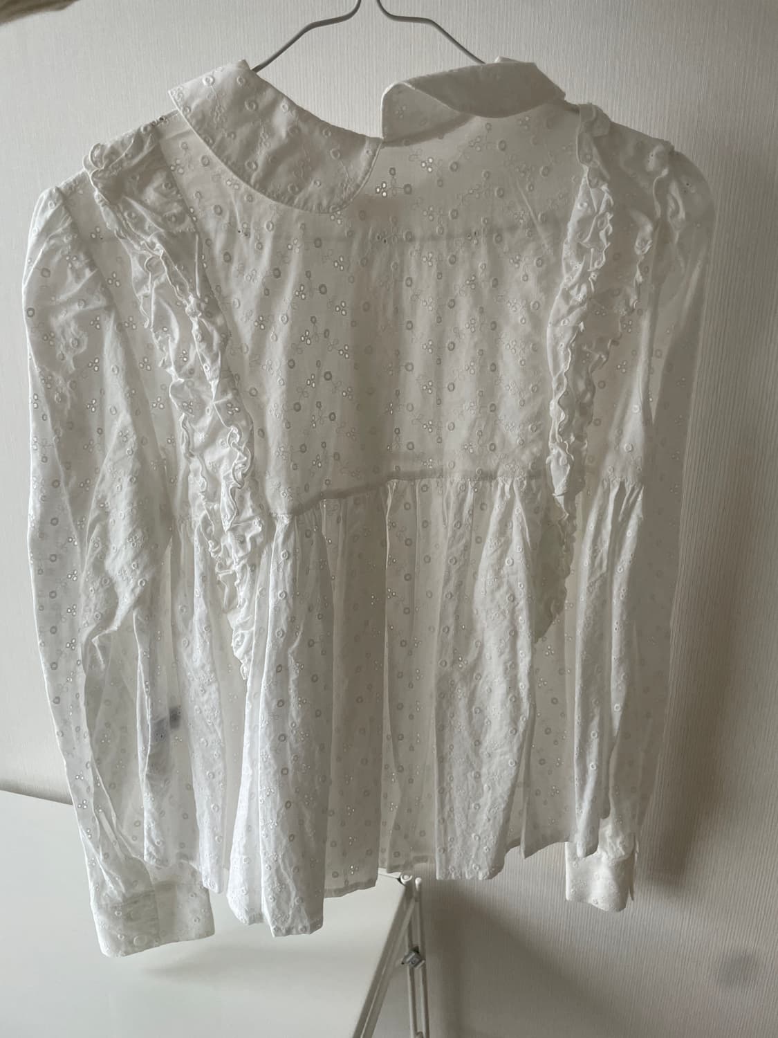 cosmoss 코스모스 러플 블라우스 상품이미지2