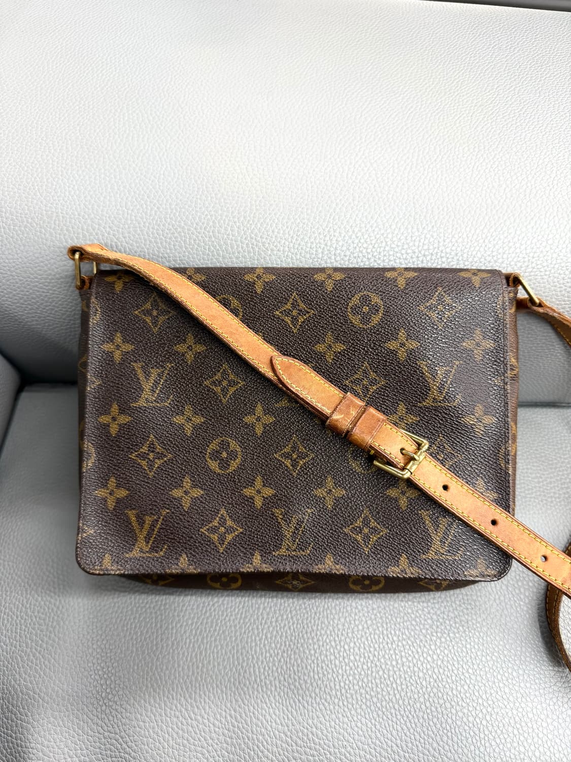 루이비통 뮤젯탱고 모노그램 숄더백 상품이미지10