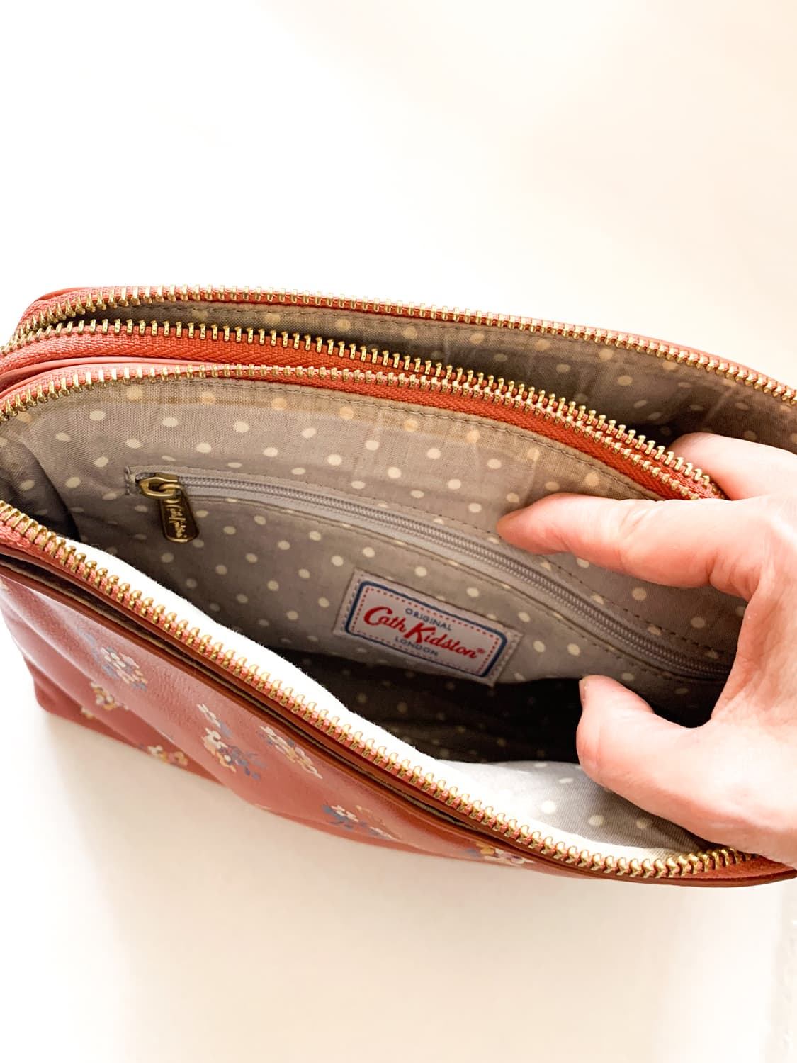 캐스키드슨 플라워 가죽 클러치백 상품이미지9