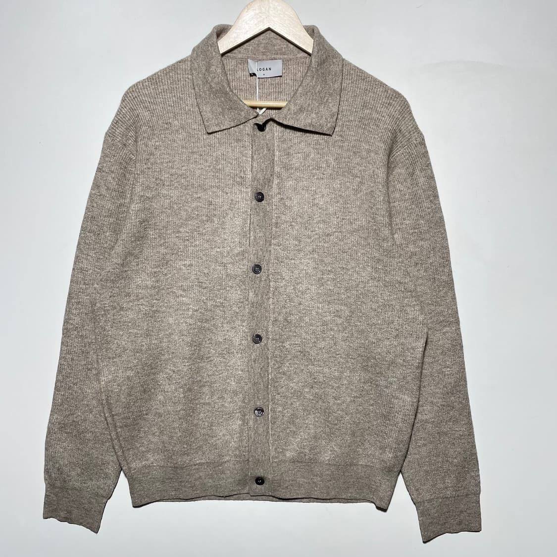 새상품 LOGAN 가디건 상품이미지1