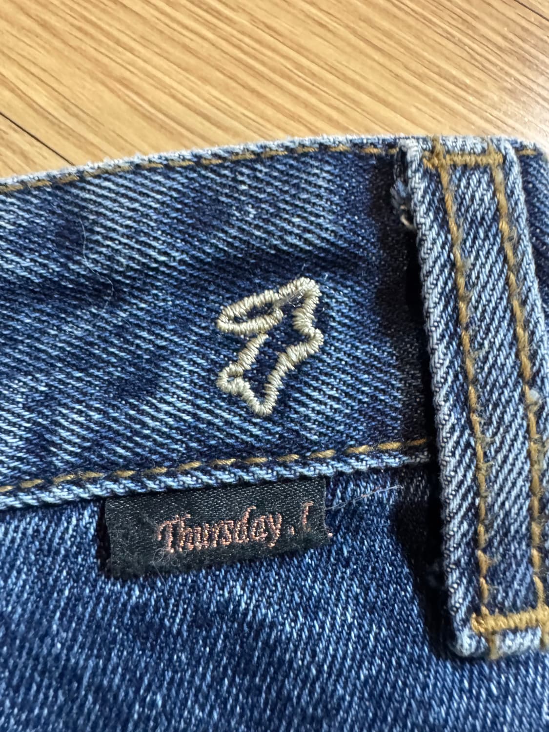 Thursdays island 썰스데이아일랜드 토끼자수 데님 상품이미지7