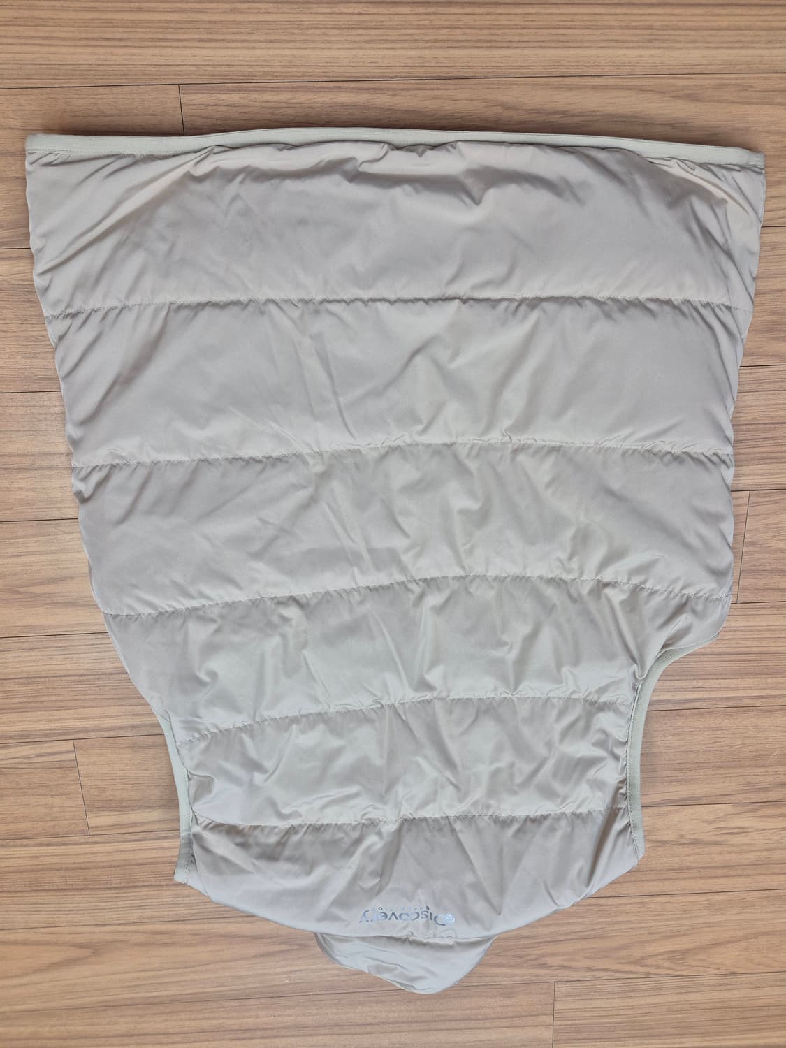 디스커버리  패딩 조끼 판매합니다
품번은 DWDV76061D이고, 사이즈 상품이미지2