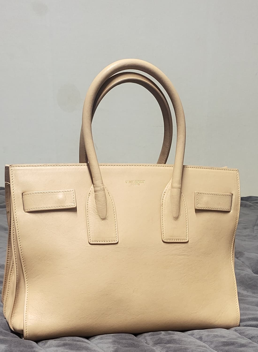 생로랑 삭드 쥬르  베이지 가죽 토트백 상품이미지1
