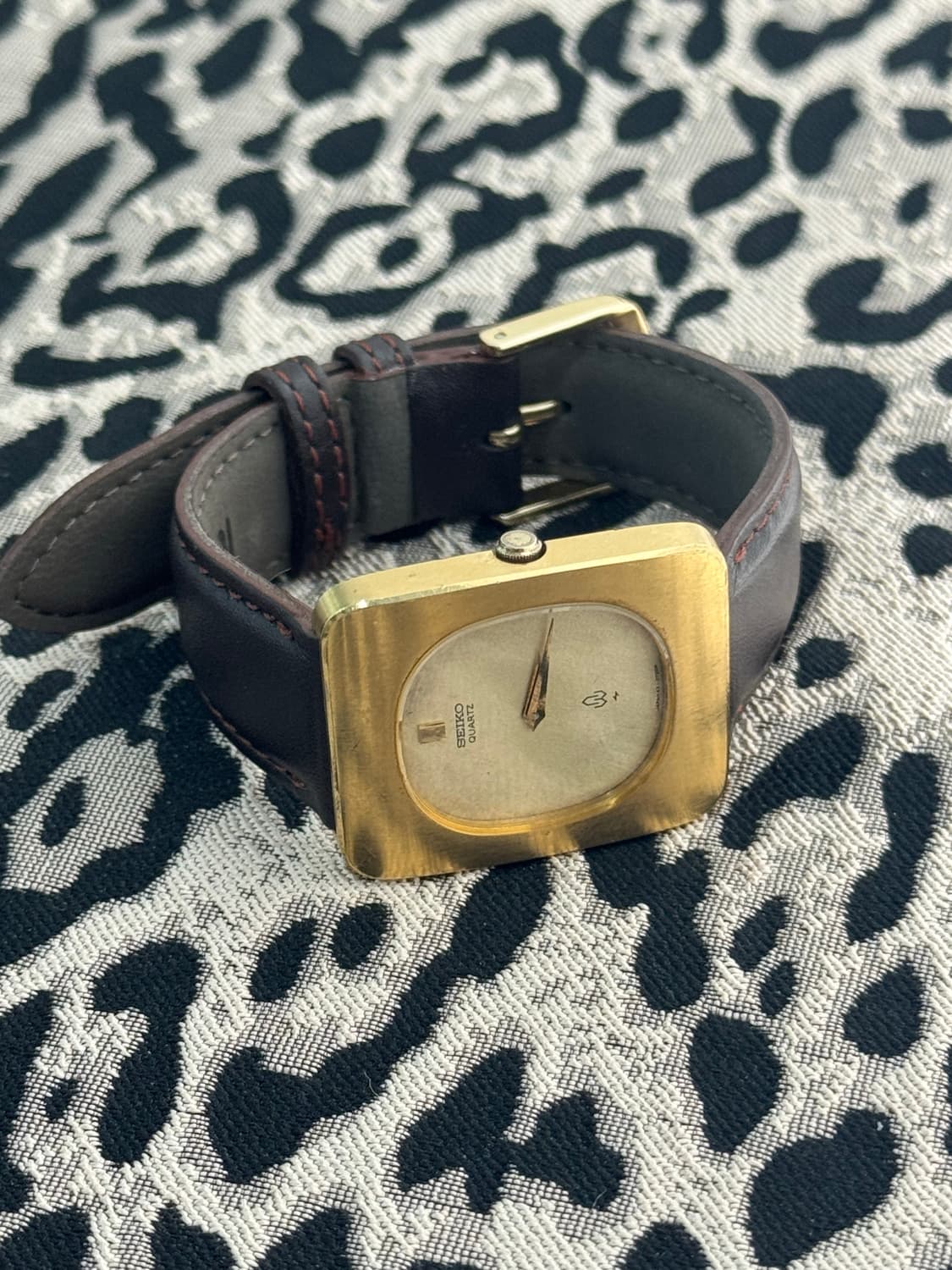 70s 빈티지 세이코 샤리오 골드 쿼츠 희귀 상품이미지4