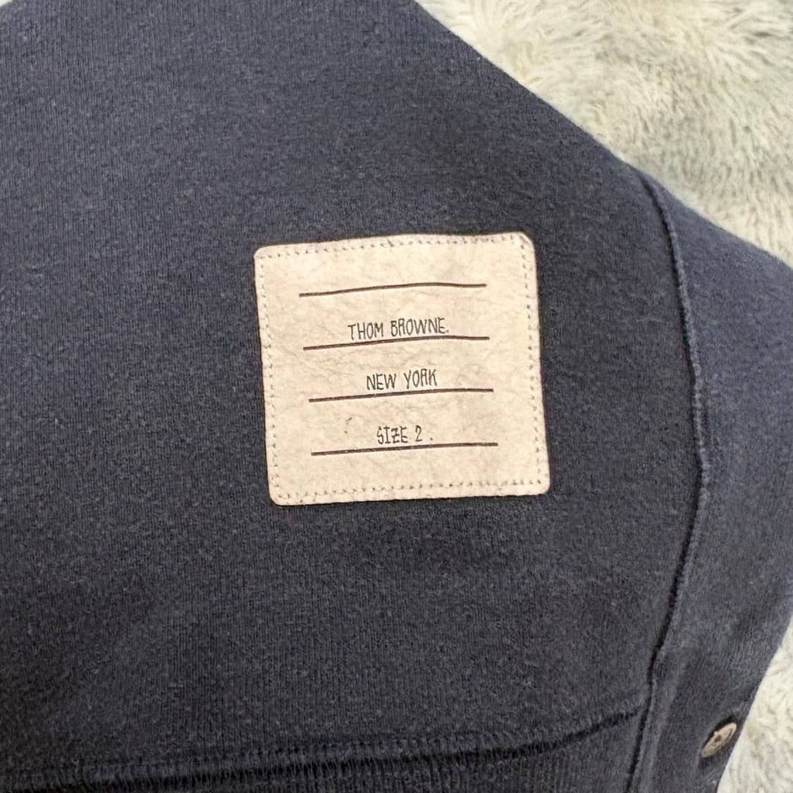 톰브라운 사선완장 맨투맨 네이비 2사이즈 상품이미지4