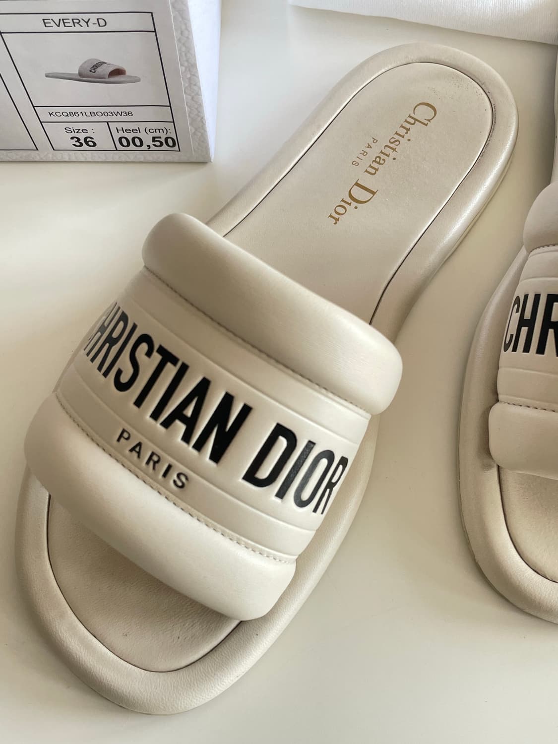 디올 에브리디 (Every-D) 슬리퍼 샌들 36사이즈 상품이미지5