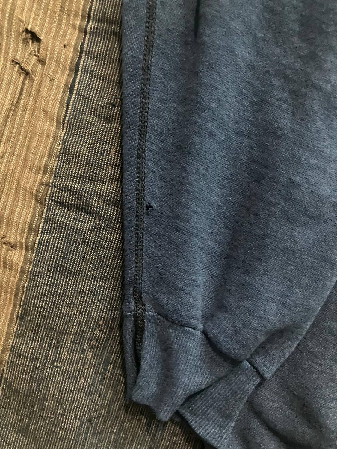 60s 오리지널 빈티지 노브랜드 트래쉬드 스웻셔츠 네이비 상품이미지5