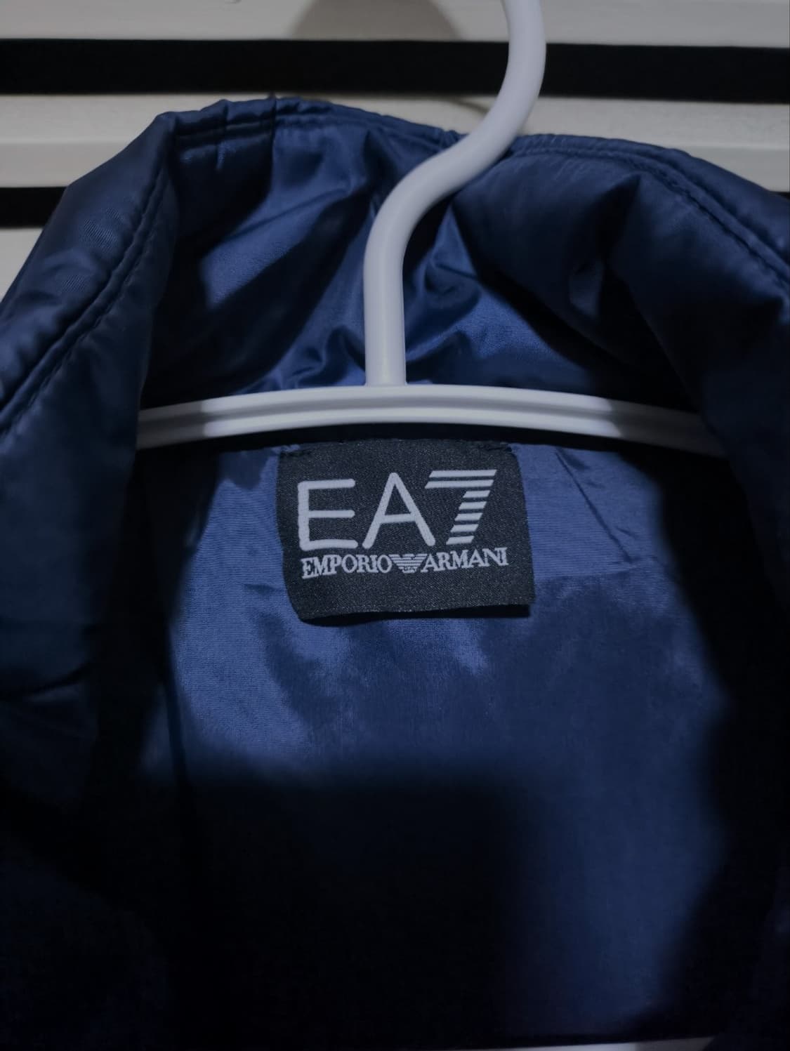 EU M 알마니 경량패딩조끼 상품이미지2