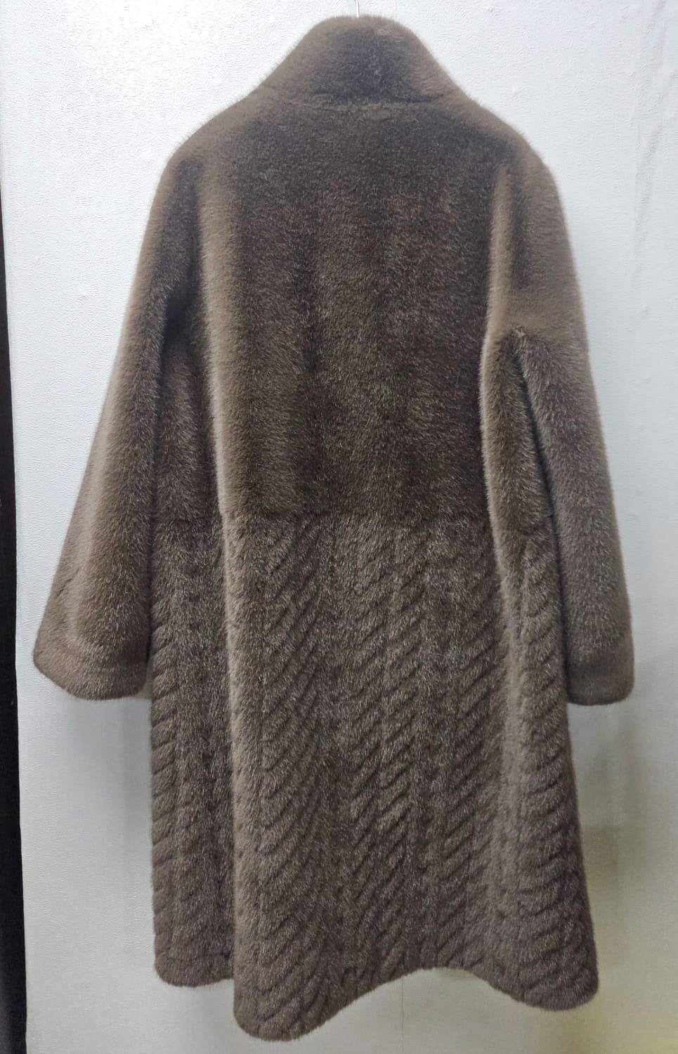 chowoosen  브라운 인조 밍크 롱코트  55 실측가단52 상품이미지4
