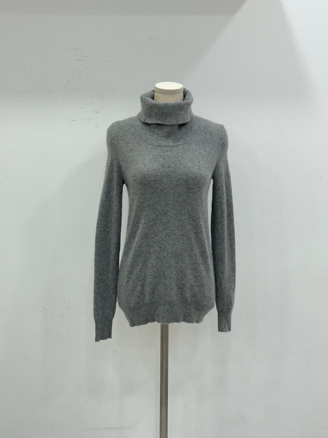 띠어리 여성 캐시미어 니트 상품이미지1