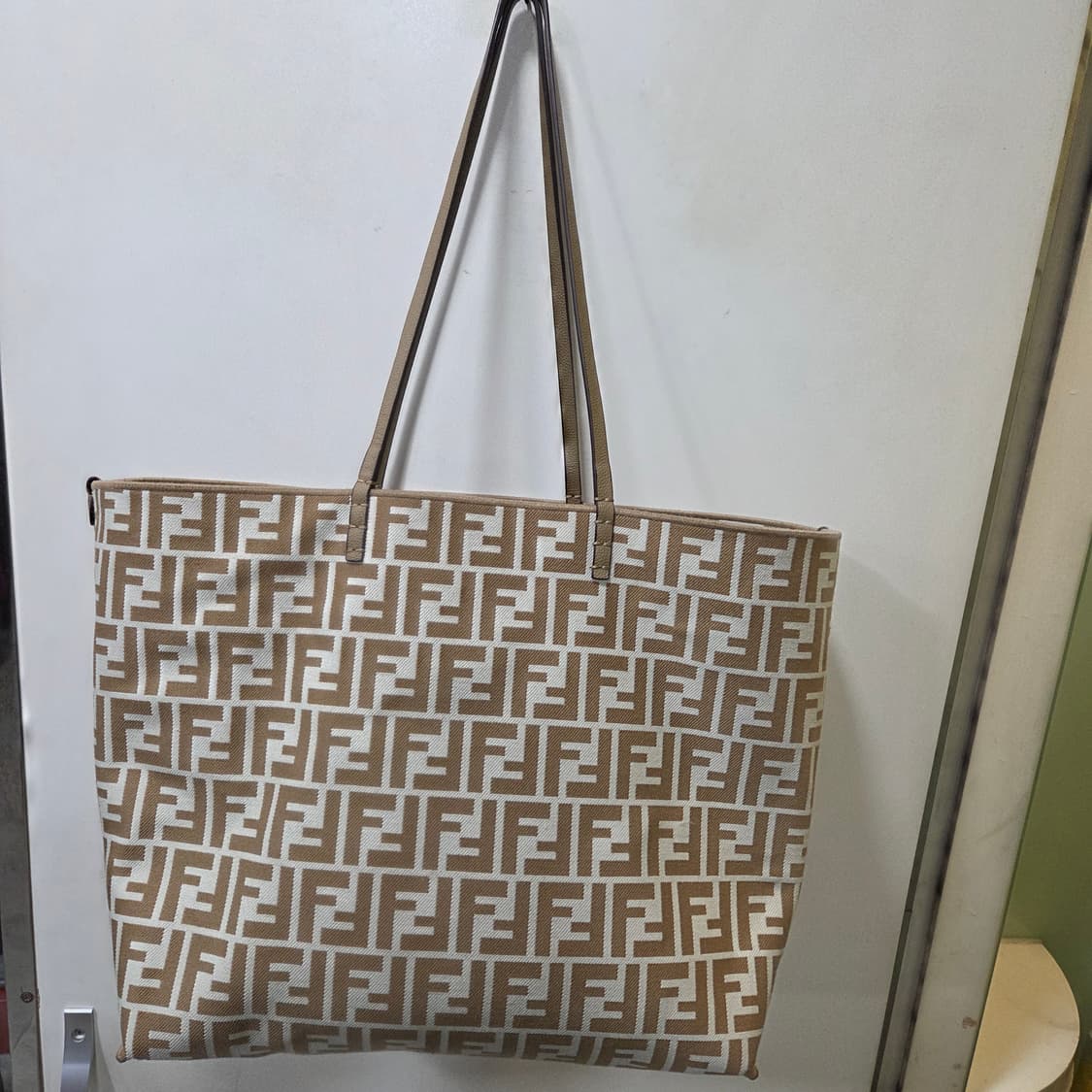 펜디 신상 리버시블 쇼퍼백 상품이미지8