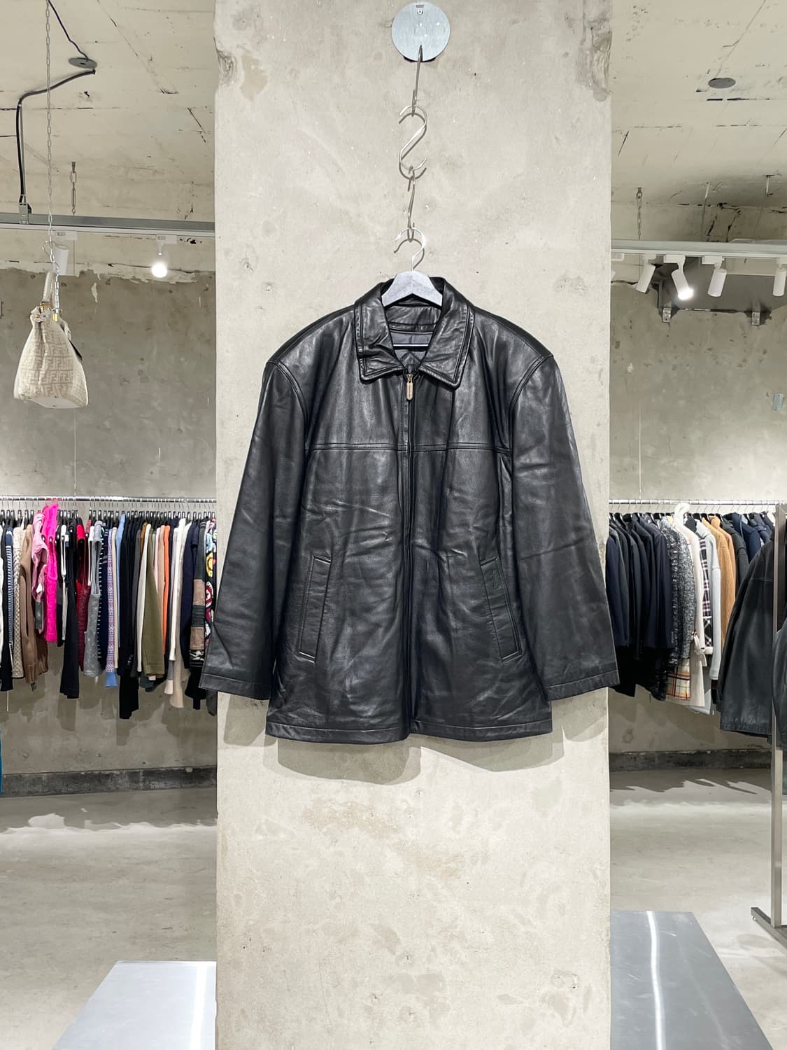 이브 생로랑 블랙 클래시크 쉽 레더 자켓 상품이미지1