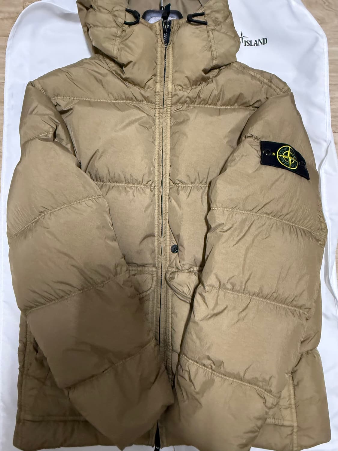 24FW 스톤 아일랜드 가먼트 다이 크링클 랩스 패딩 상품이미지1