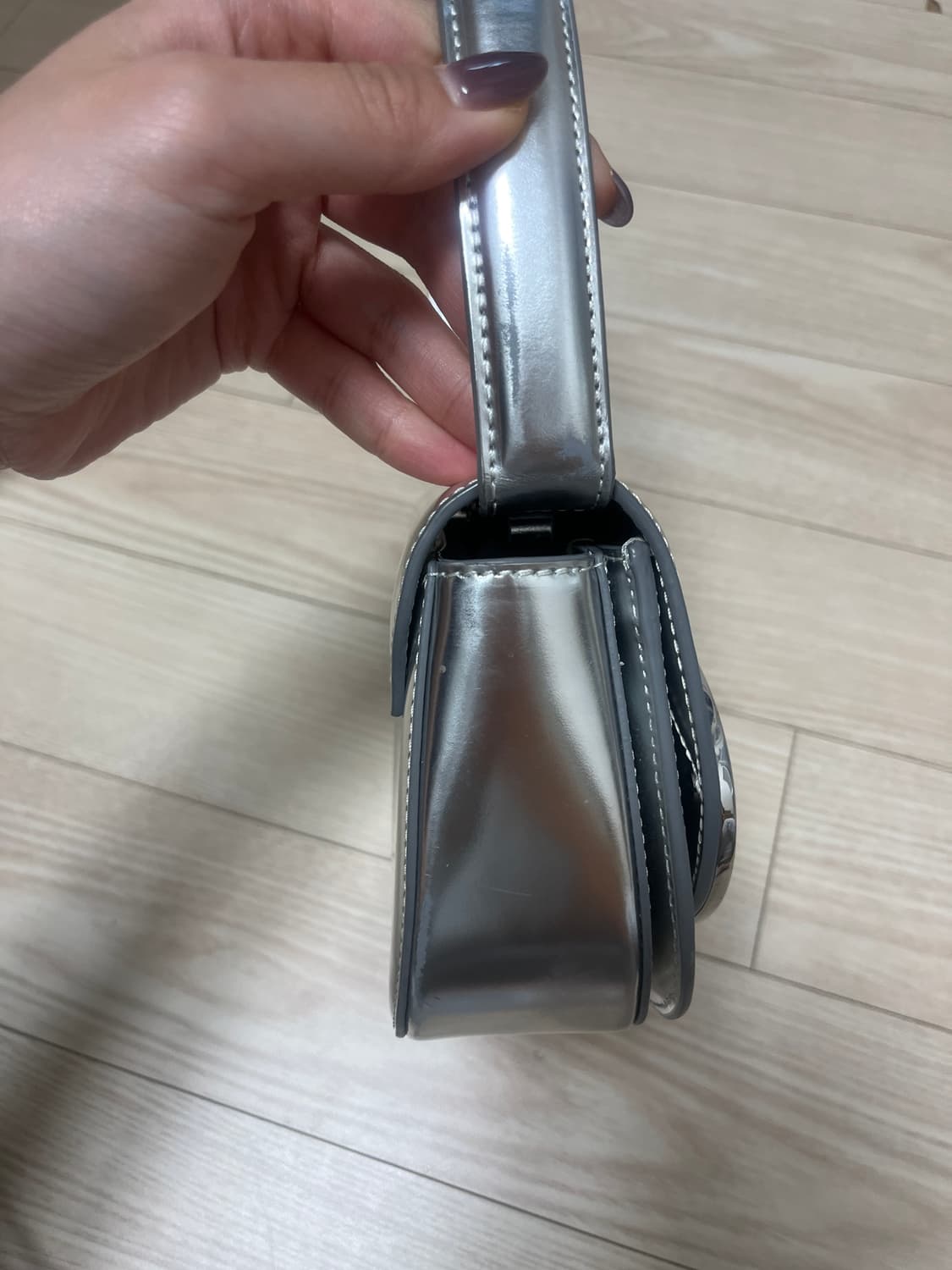 디젤 1DR 숄더백 실버 상품이미지5