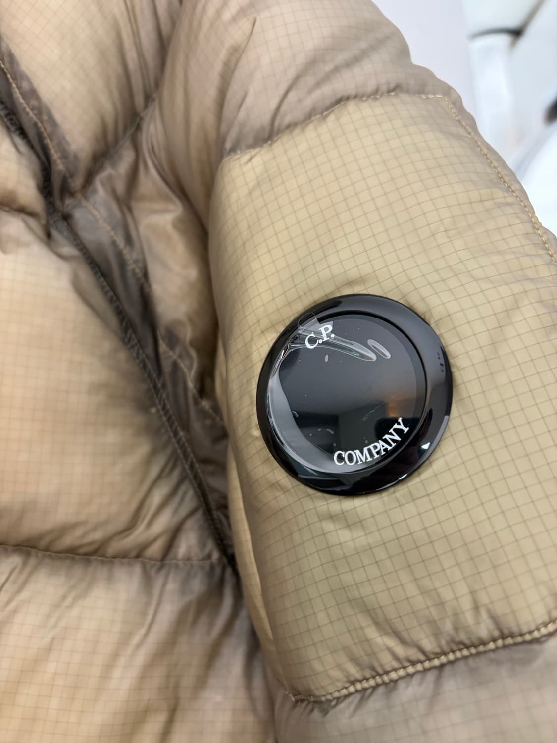 CP컴퍼니 디디쉘 빈티지카키 XL 패딩 (백화점판) 상품이미지3