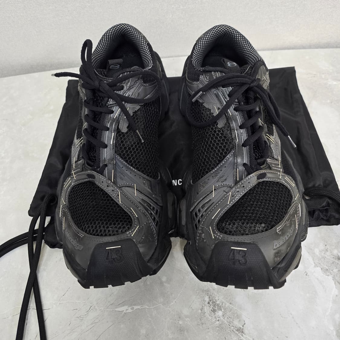 발렌시아가 스테이플러 스니커즈 신발 43사이즈 판매 상품이미지2