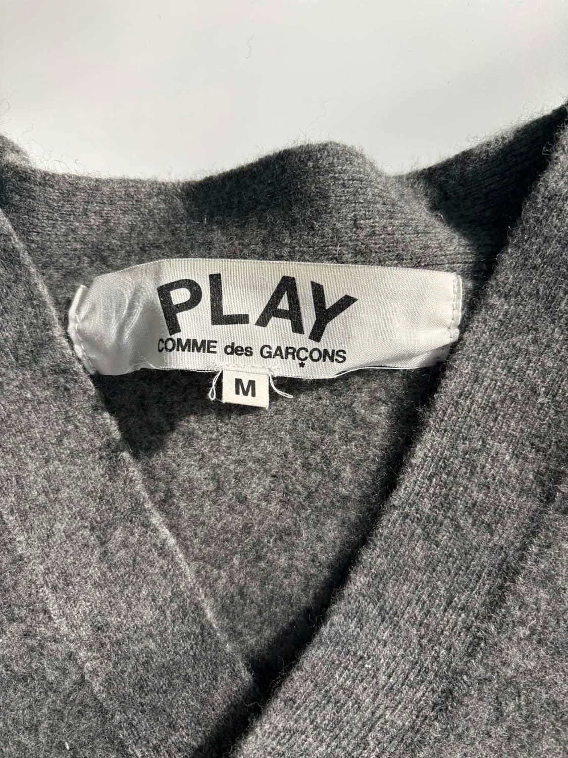 꼼데가르송 그레이 더블 와펜 램스울 니트 가디건(M) 상품이미지4