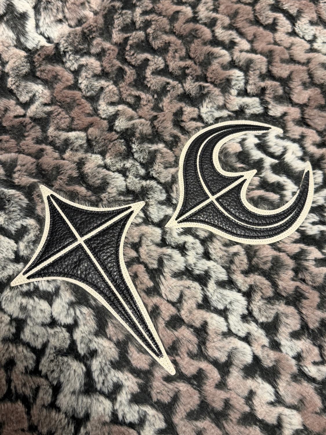 떠그클럽 TC 레더 웨이브 퍼자켓 아이보리 상품이미지4