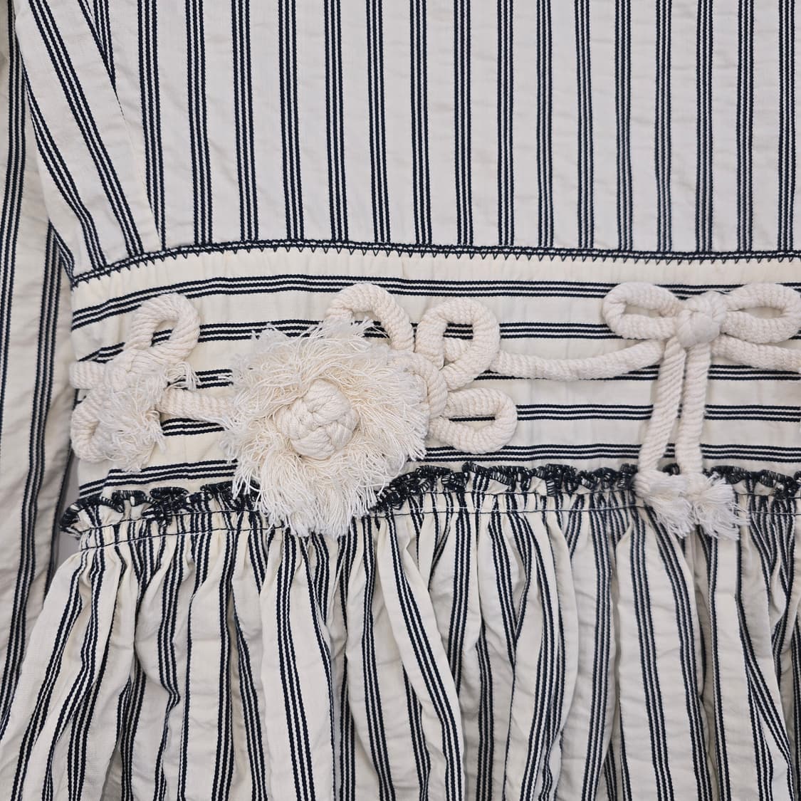 모스키노 스트라이프 크롭 자켓 페플럼 디테일 상품이미지6