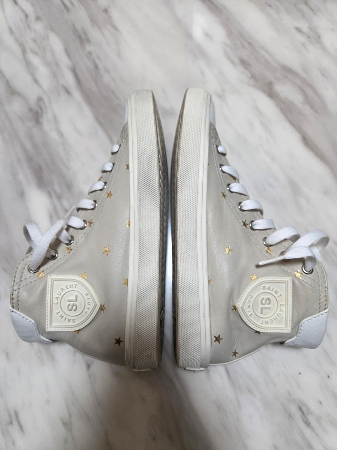 생로랑 레더 하이탑 스니커즈 상품이미지5