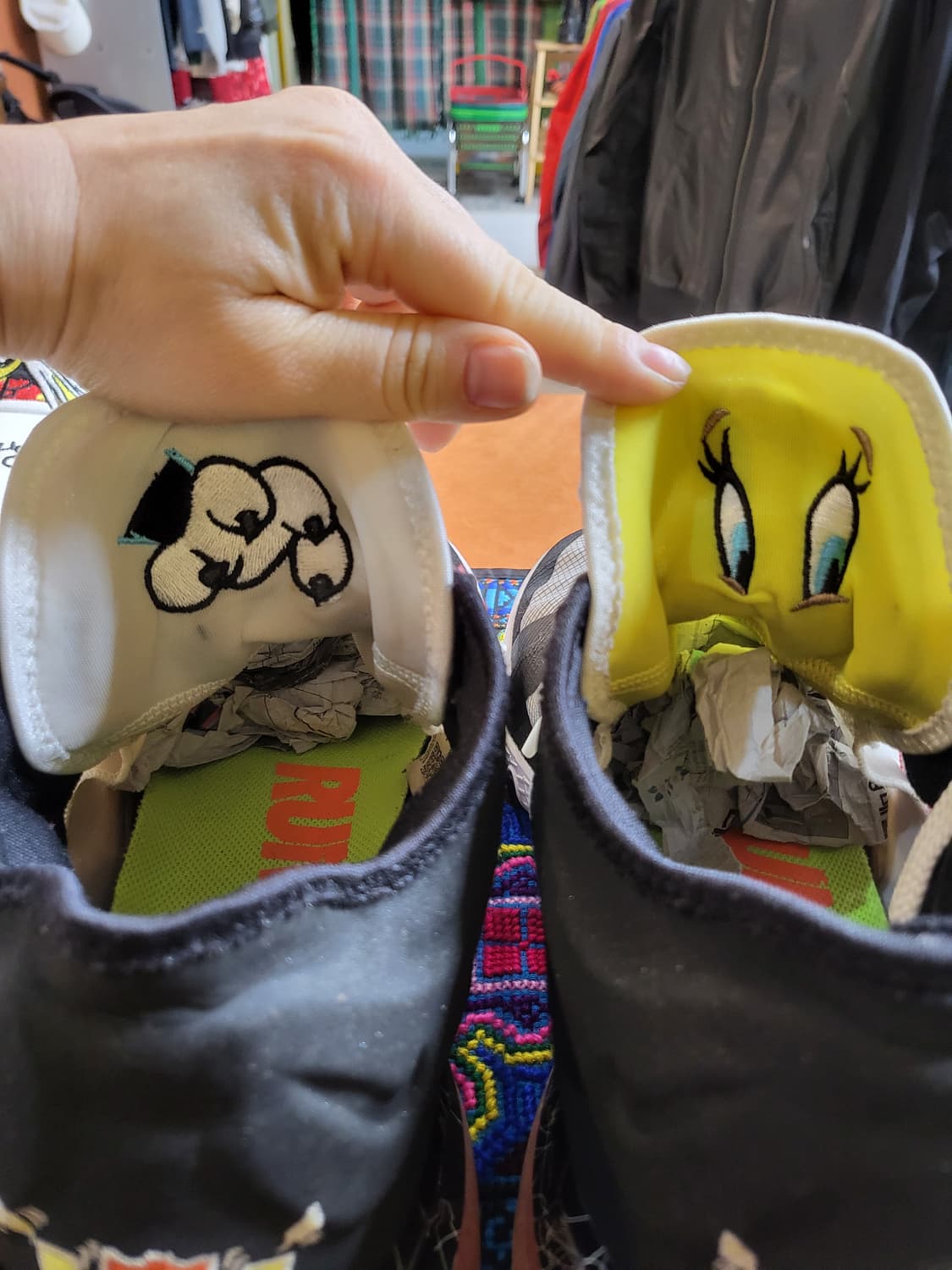 나이키 르브론 18로우 실베스터vs트위터 상품이미지4