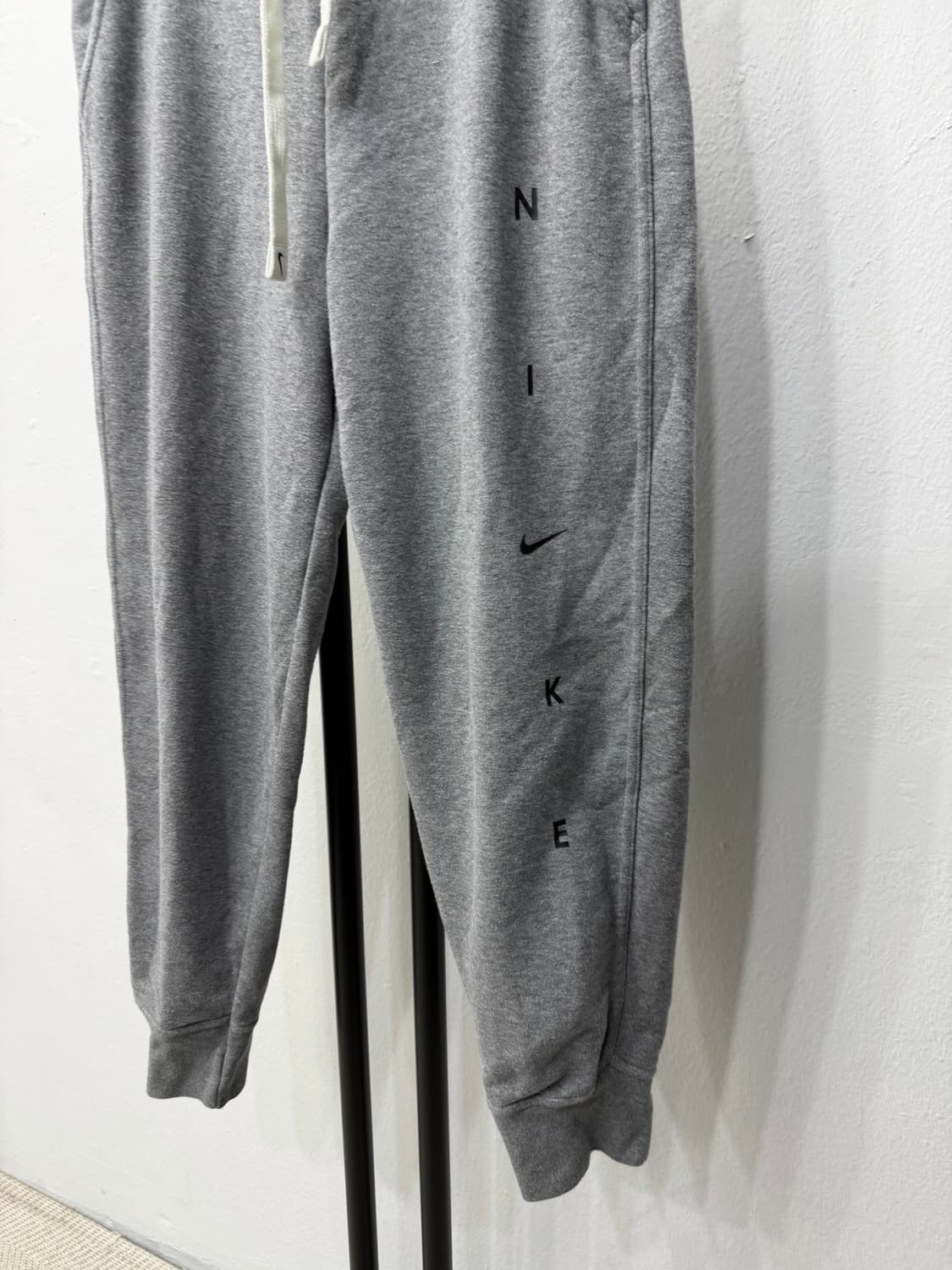 정품) 나이키 여성 드라이핏 조거팬츠 M 상품이미지3